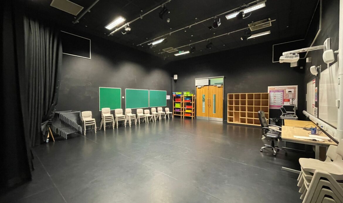 DRAMA STUDIO N5
