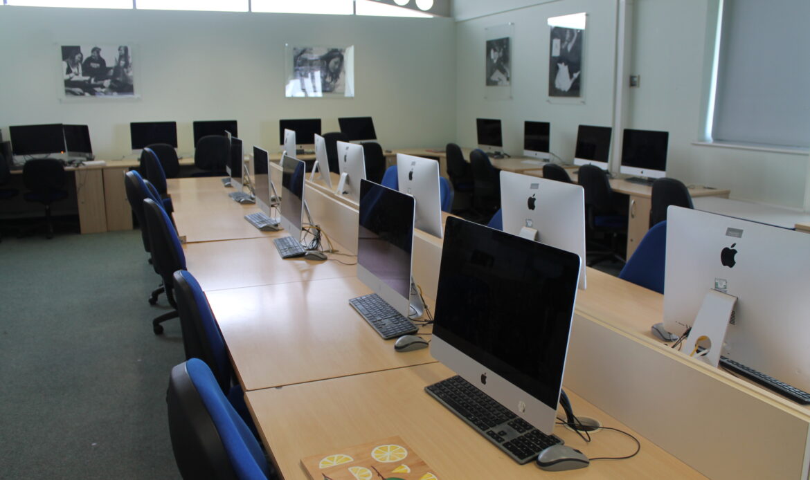 The Chalfonts Community College - Specialist Classroom2